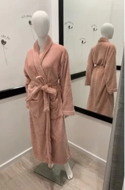 Fluffy Robe (Pink)